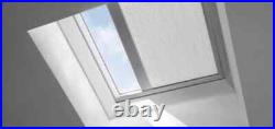 Flat Roof Electric Blind Blackout Skylight FMK 100100 1045S 100 x 100 cm VELUX