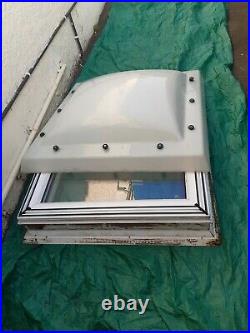 Flat roof skylight window