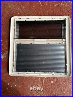 HEKI SKYLIGHT 400 X 400MM ROOF LIGHT CARAVAN / Motorhome