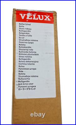 Roller Blind Blackout Skylight Roof Green Manual 98 x 134 DKY UK04 4902S VELUX