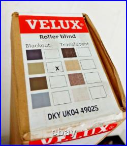 Roller Blind Blackout Skylight Roof Green Manual 98 x 134 DKY UK04 4902S VELUX
