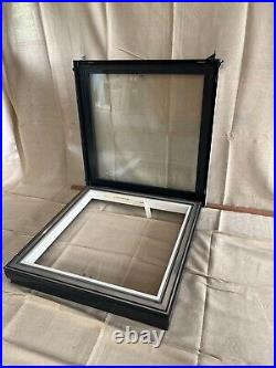 Signature Manual Hinged Flat Glass Rooflight in Anthracite Grey 950x950mm