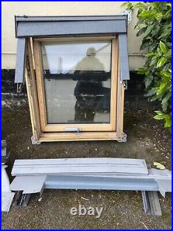 VELUX Centre Pivot Skylight FOR SPARES OR REPAIRS X2