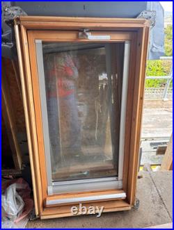 VELUX GHL F06 3059 Pine Top-Hung Roof Window Skylight 66x118cm (3 w. Blinds inc)