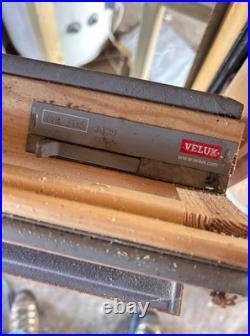 VELUX GHL F06 3059 Pine Top-Hung Roof Window Skylight 66x118cm (3 w. Blinds inc)
