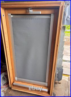 VELUX GHL F06 3059 Pine Top-Hung Roof Window Skylight 66x118cm (3 w. Blinds inc)