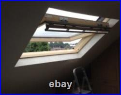 VELUX Pine 134 X 98cm Centre Pivot Roof Skylight Window UK04 Flashing Included