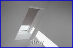 VELUX blackout blind for manual SK08 size roof window in light grey 114 x 140cm