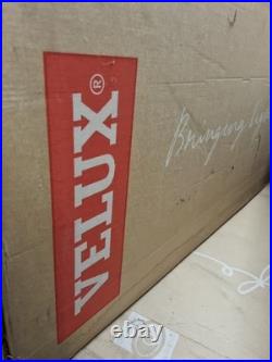 Velux GGL CK04 2570H Conservation Roof Window 55 x 98 cm Black Heritage Skylight